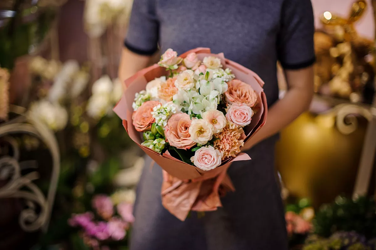 Dit is het truc onthuld door een bloemist om uw boeket bloemen wekenlang vers te houden