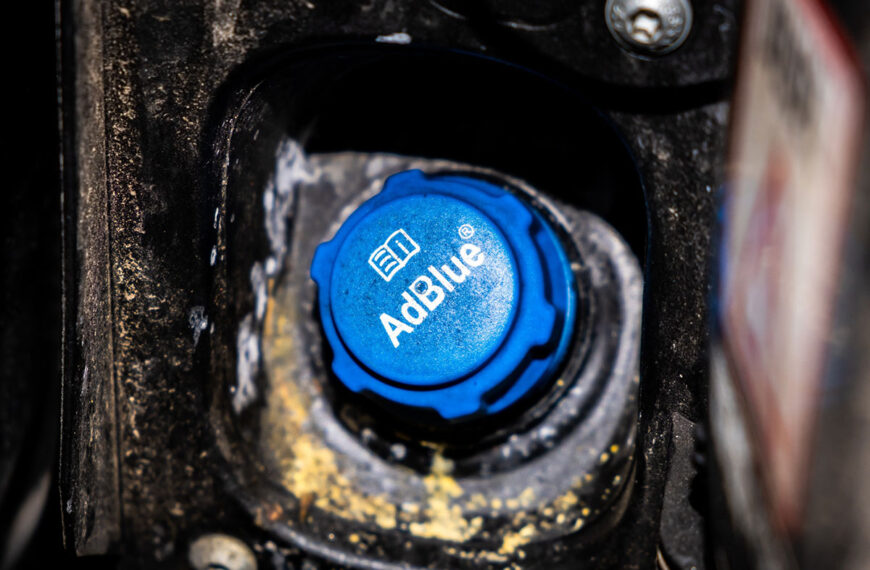 Een auto schoonmaakproduct wordt het geheime wapen tegen onkruid