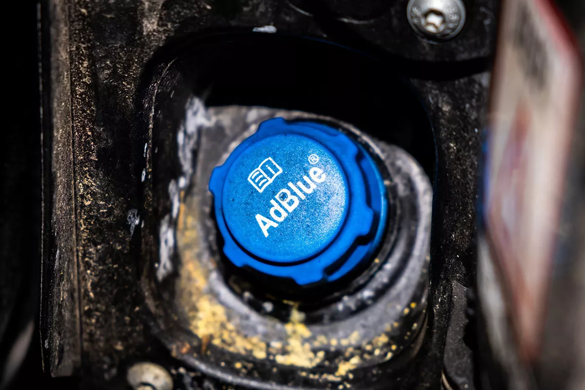 Een auto schoonmaakproduct wordt het geheime wapen tegen onkruid